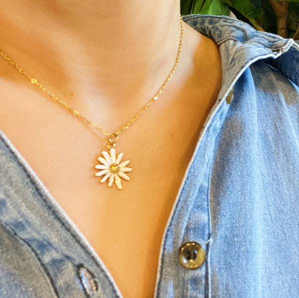 Sweet Daisy Necklace