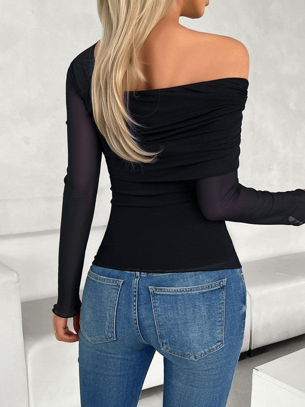 Long sleeveLeanne Roberts DesignsLong sleeve one shoulder blouseIndulge in luxury with our long sleeve one shoulder blouse. This elegant top is designed with a chic and sophisticated one shoulder style, perfect for making a state